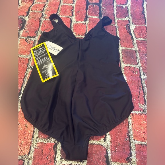 NWT Miraclesuit Extra Firm Sexy Sheer Shaping Bodybriefer
Size 22W - Picture 3 of 8